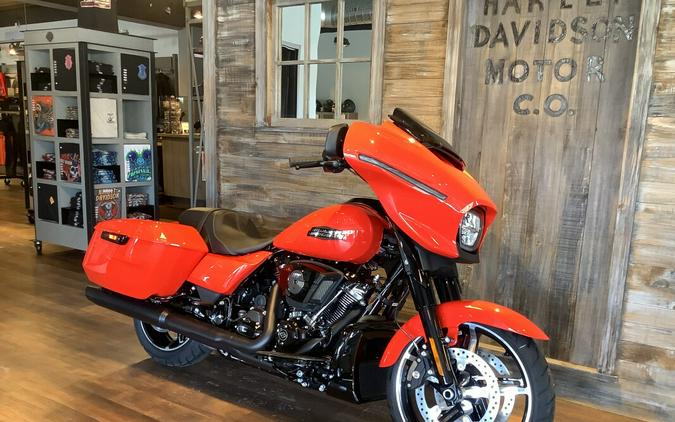 Harley-Davidson® Street Glide® 2026 FLHX Blood Orange Black Trim