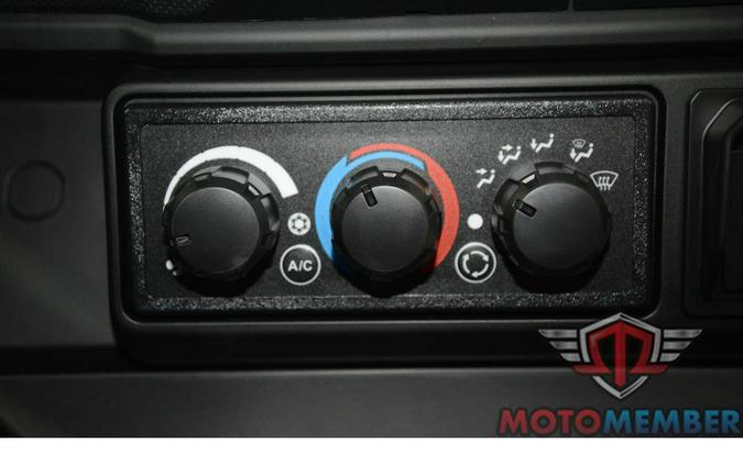 2026 Can-Am Defender MAX XT CAB HD11