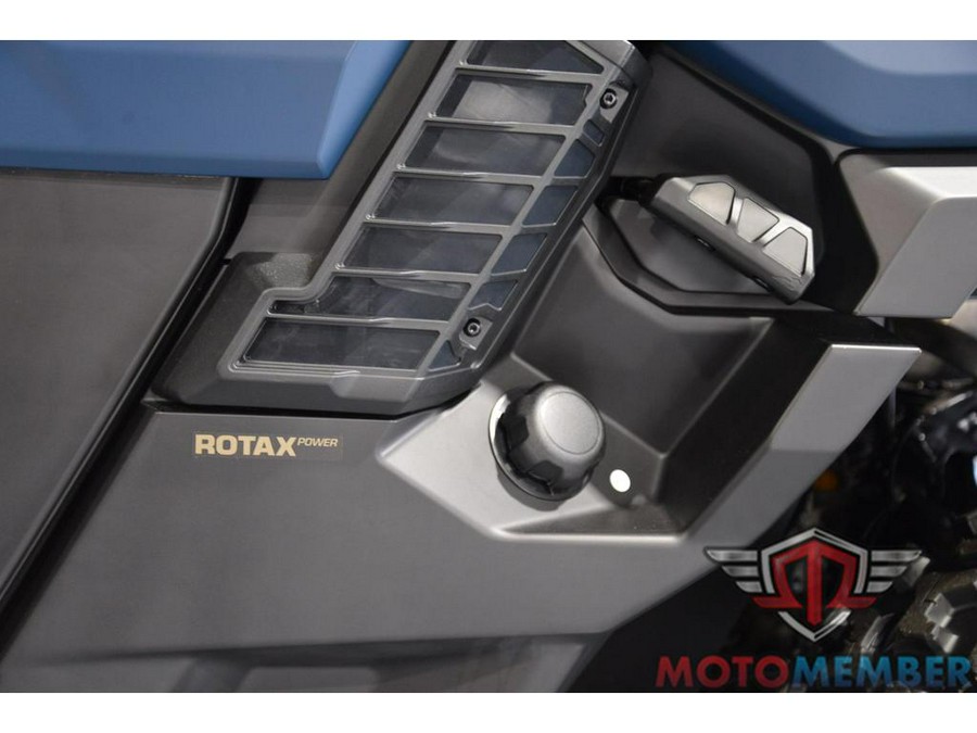 2026 Can-Am Defender MAX XT CAB HD11