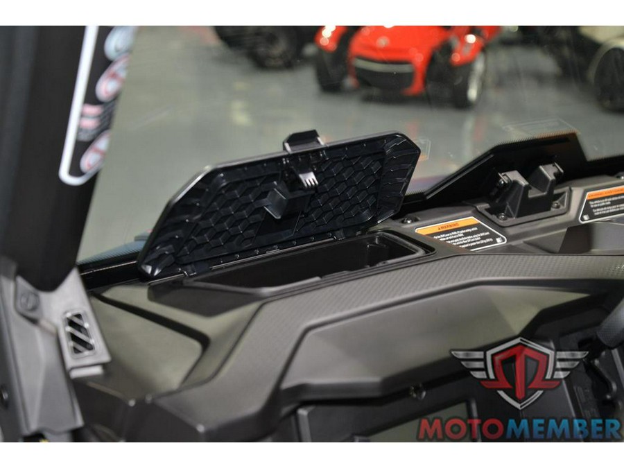 2026 Can-Am Defender MAX XT CAB HD11