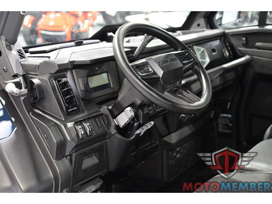 2026 Can-Am Defender MAX XT CAB HD11
