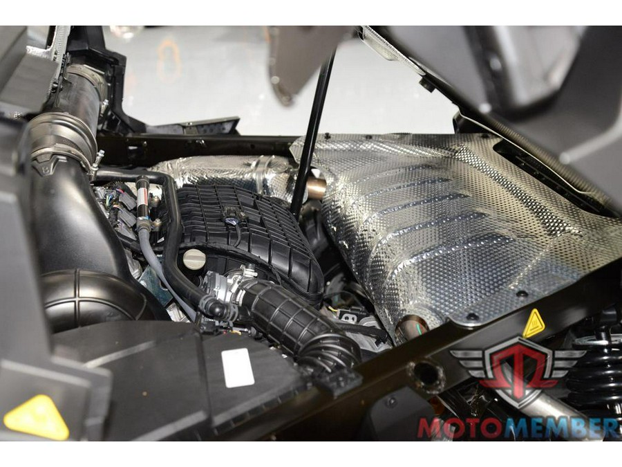 2026 Can-Am Defender MAX XT CAB HD11