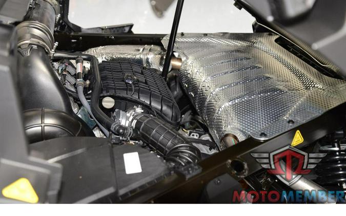 2026 Can-Am Defender MAX XT CAB HD11