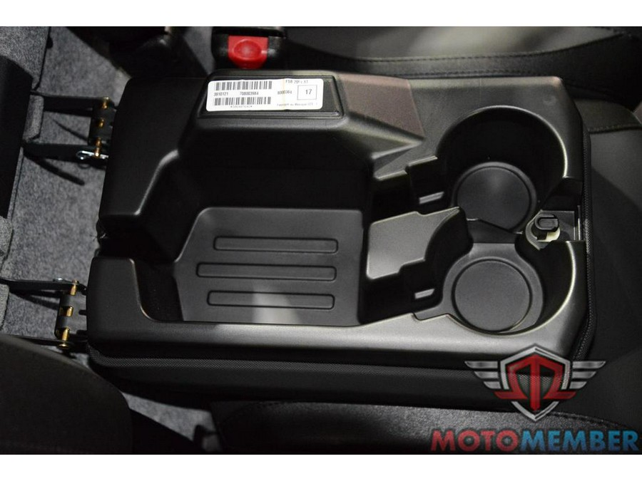 2026 Can-Am Defender MAX XT CAB HD11