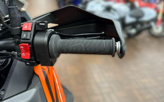 2027 KTM 1390 SUPER ADVENTURE S EVO