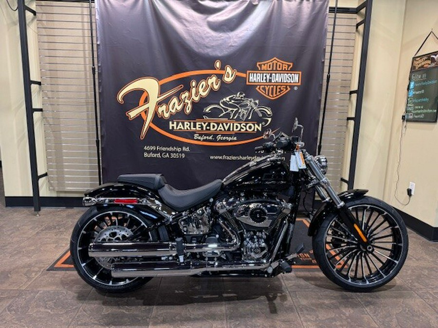 2026 Harley-Davidson® Breakout® Vivid Black - Chrome
