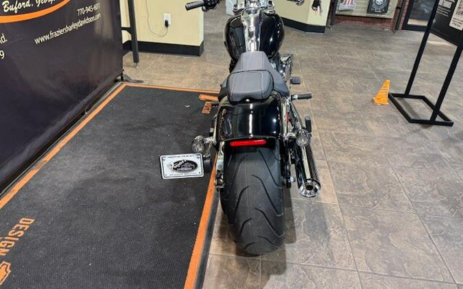 2026 Harley-Davidson® Breakout® Vivid Black - Chrome