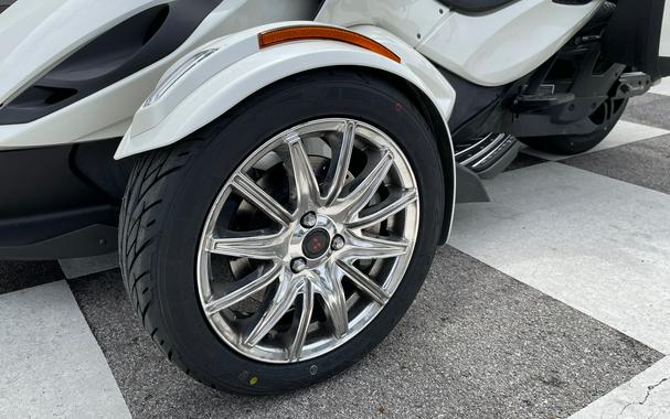 2015 Can-Am Spyder® ST Limited - SE5
