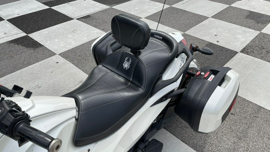 2015 Can-Am Spyder® ST Limited - SE5