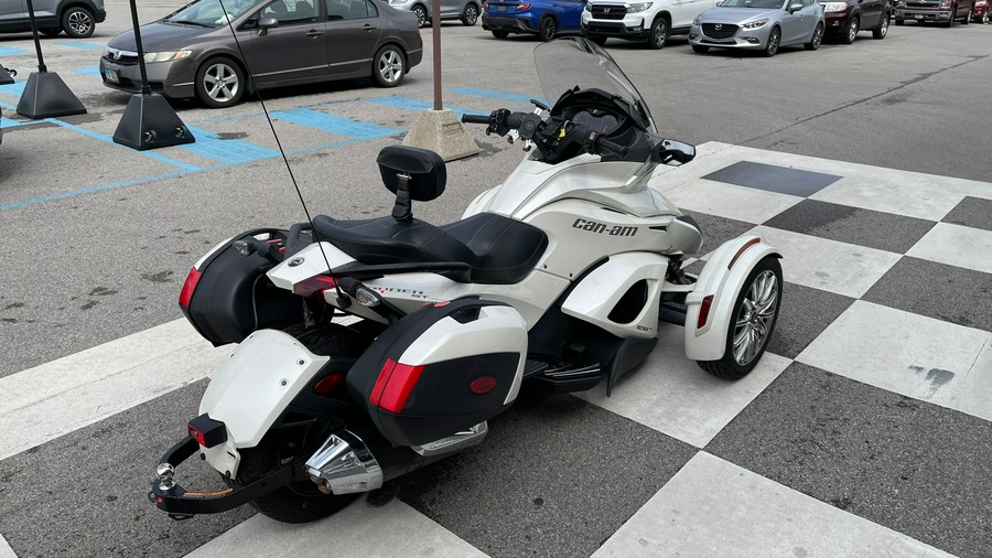 2015 Can-Am Spyder® ST Limited - SE5