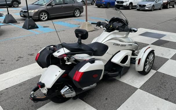 2015 Can-Am Spyder® ST Limited - SE5