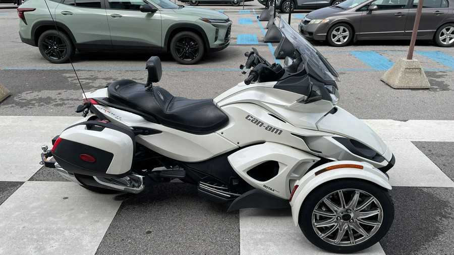 2015 Can-Am Spyder® ST Limited - SE5