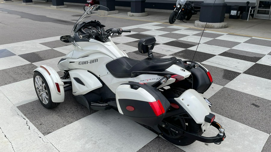 2015 Can-Am Spyder® ST Limited - SE5