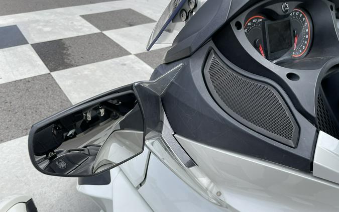 2015 Can-Am Spyder® ST Limited - SE5