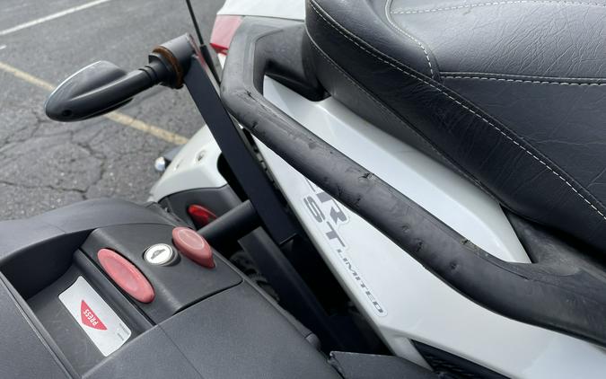2015 Can-Am Spyder® ST Limited - SE5