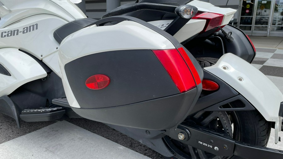 2015 Can-Am Spyder® ST Limited - SE5