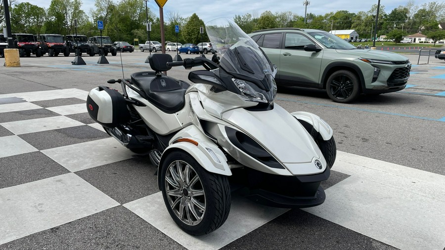 2015 Can-Am Spyder® ST Limited - SE5