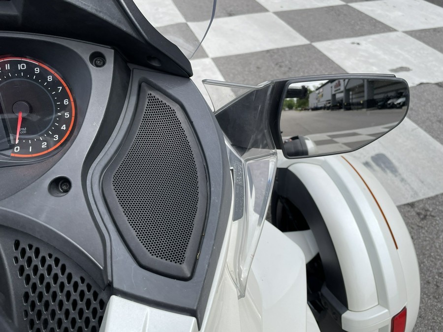 2015 Can-Am Spyder® ST Limited - SE5