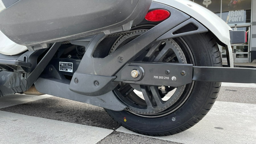 2015 Can-Am Spyder® ST Limited - SE5