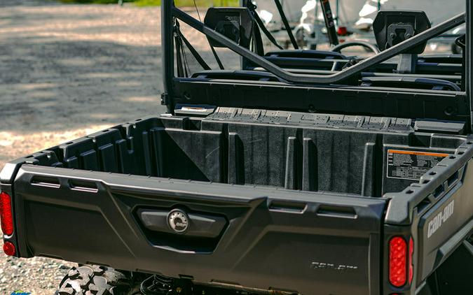 2024 Can-Am® Defender MAX HD7