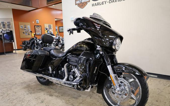 FLHXSE 2015 CVO™ Street Glide®