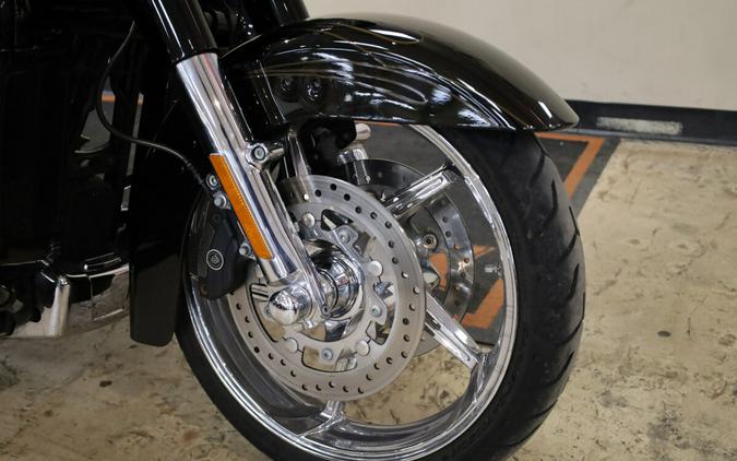 FLHXSE 2015 CVO™ Street Glide®