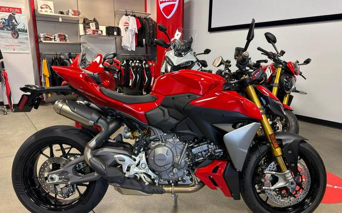 2025 Ducati Streetfighter V2 S