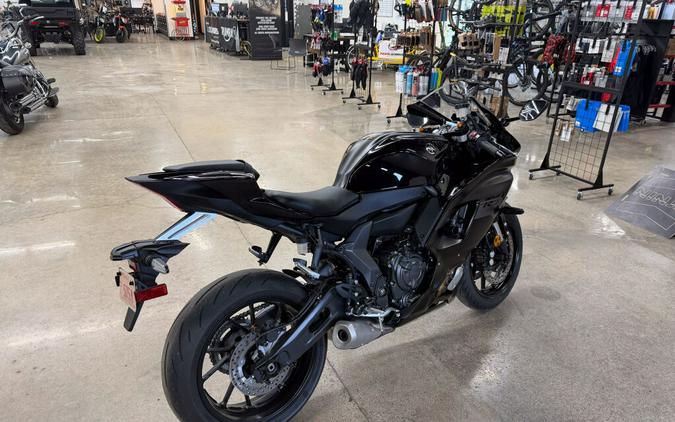 2025 Yamaha YZF R7