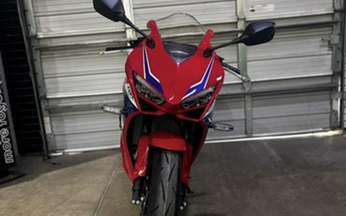 2026 Honda CBR650R E-Clutch
