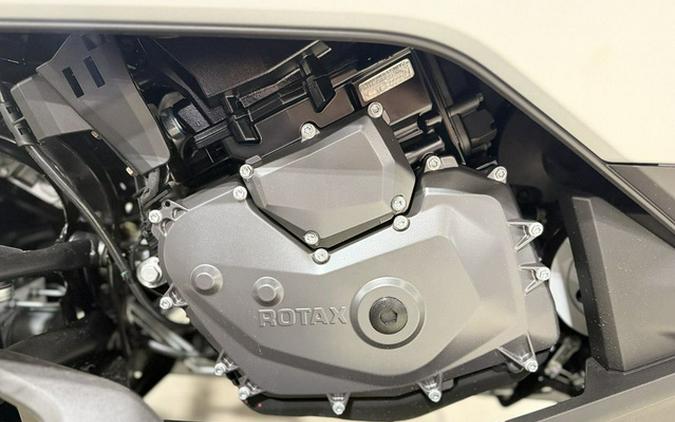 2025 Can-Am Canyon? XT