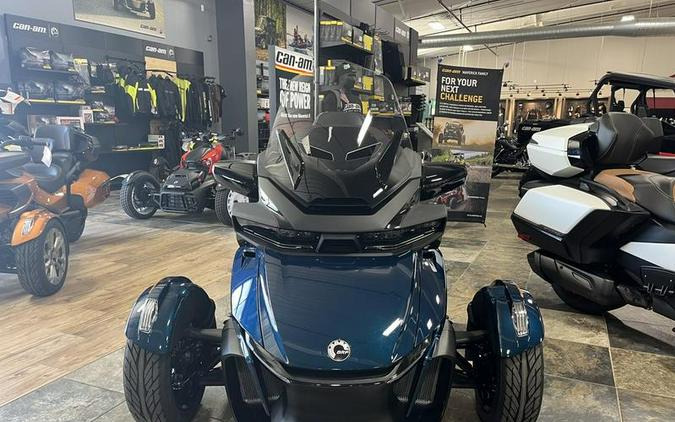 2024 Can-Am® Spyder RT Limited Dark Wheels