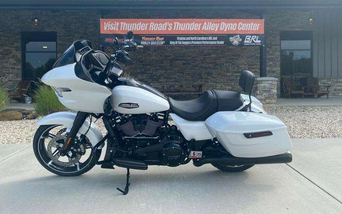 2024 Harley-Davidson Road Glide™ White Onyx Pearl - Black Finish