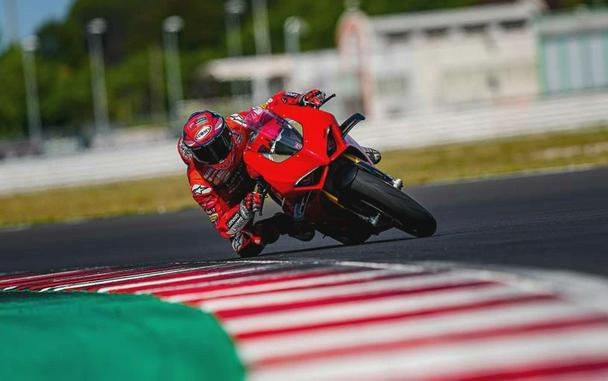 2024 Ducati Panigale V4 S - Red