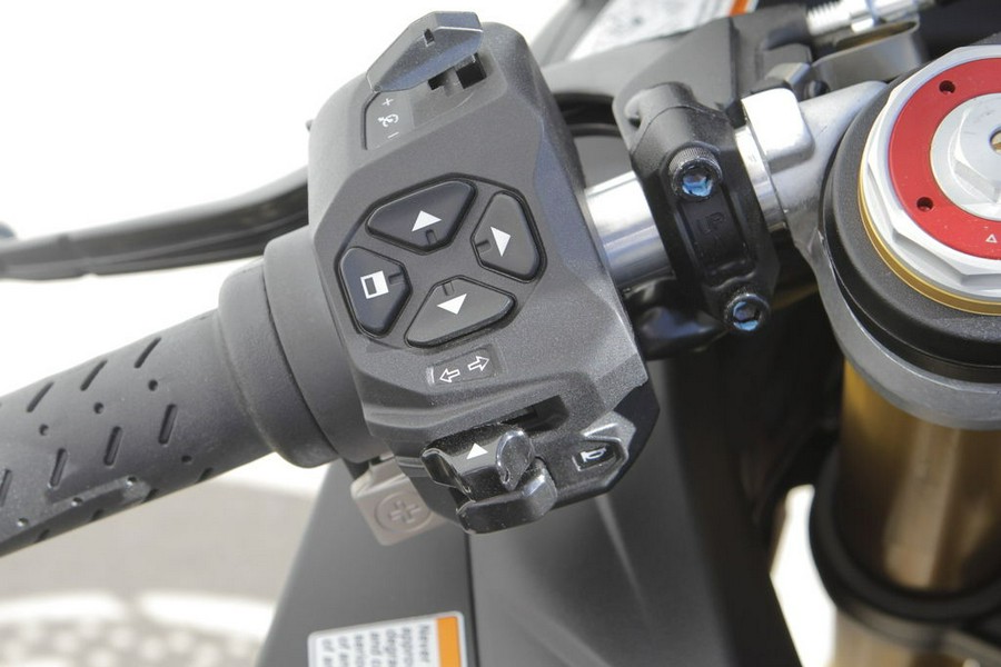 2026 Aprilia RSV4 1100