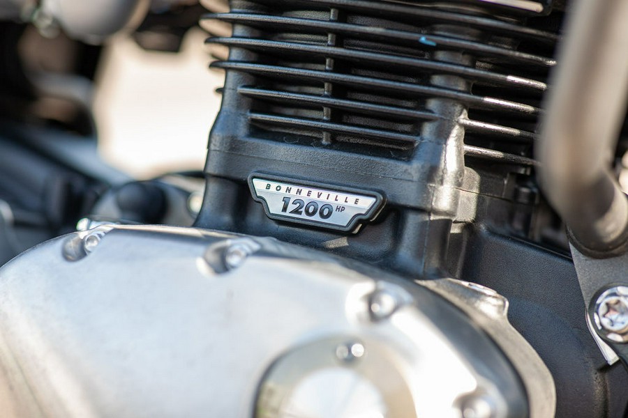 2019 Triumph Thruxton 1200 R Competition Green