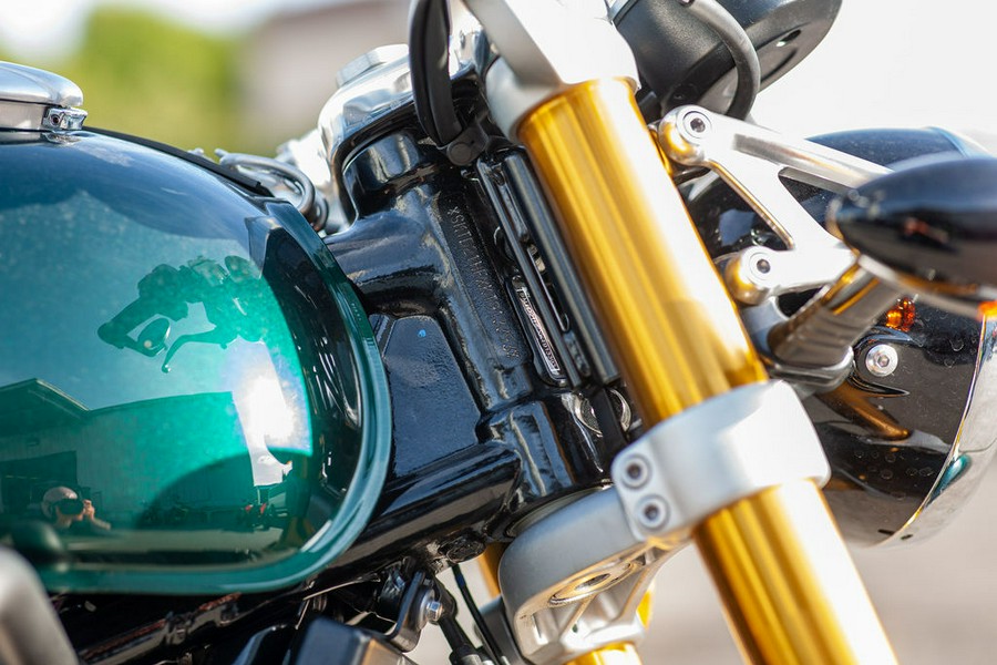 2019 Triumph Thruxton 1200 R Competition Green