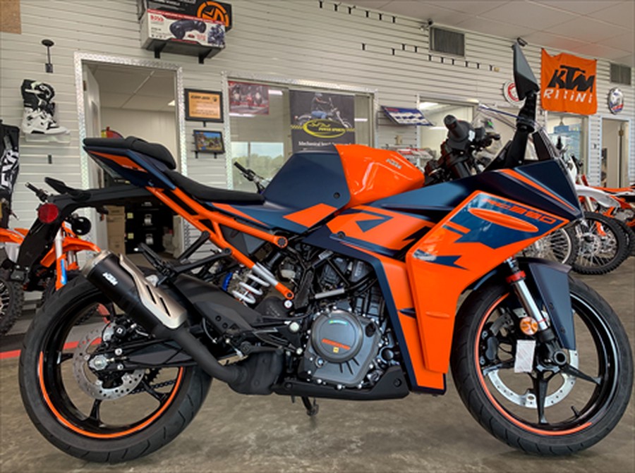 2023 KTM RC 390