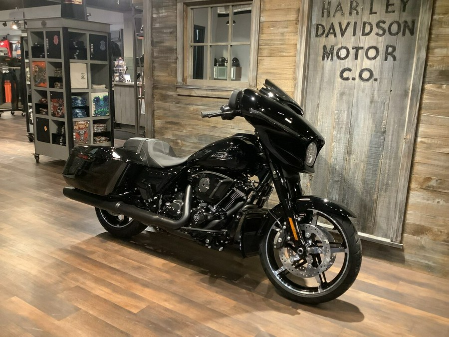 Harley-Davidson® Street Glide® 2026 FLHX T3-26 Vivid Black Black Trim