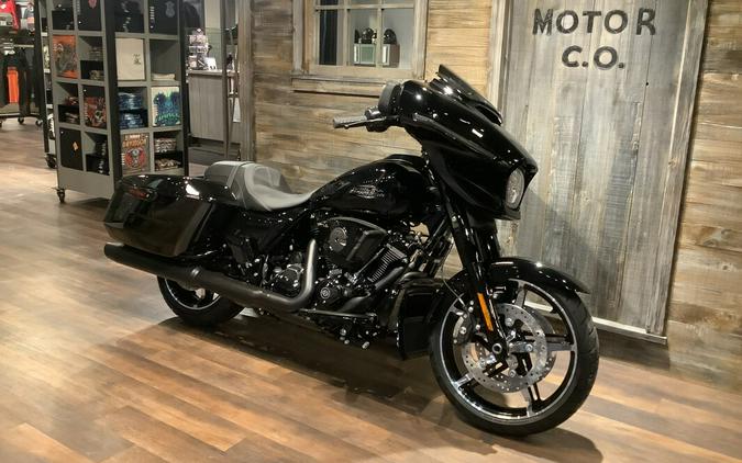 Harley-Davidson® Street Glide® 2026 FLHX T3-26 Vivid Black Black Trim