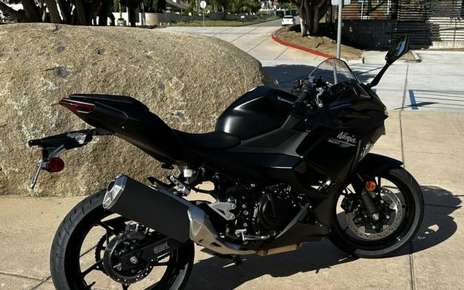 2026 Kawasaki Ninja 500 ABS Metallic Flat Spark Black