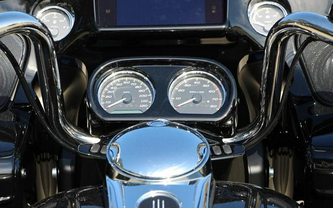 2024 Harley-Davidson® FLTRT - Road Glide® 3