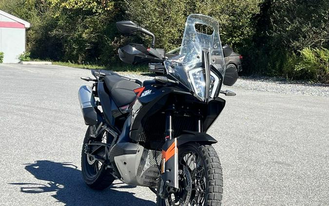2024 KTM Adventure 790