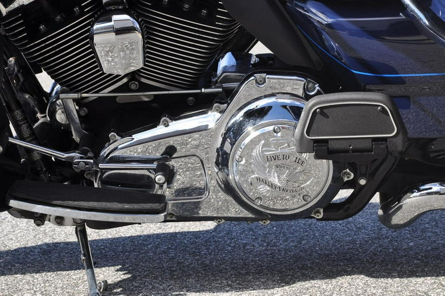 2014 Harley-Davidson® FLHTK SHRINE