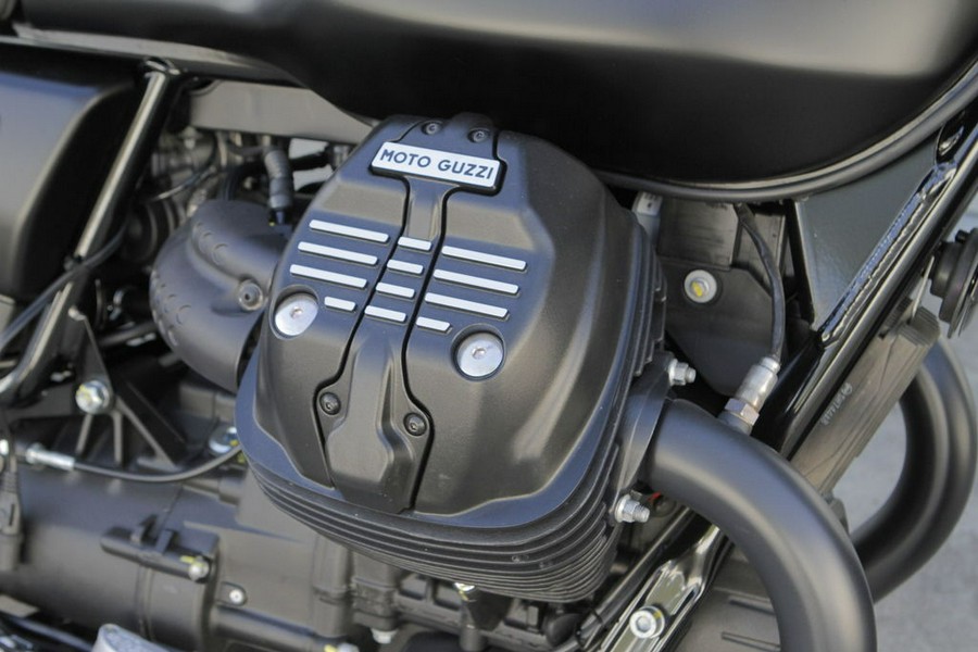 2026 Moto Guzzi V7 Stone