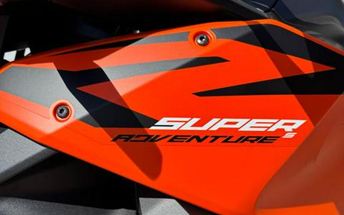 2027 KTM 1390 Super Adventure S EVO