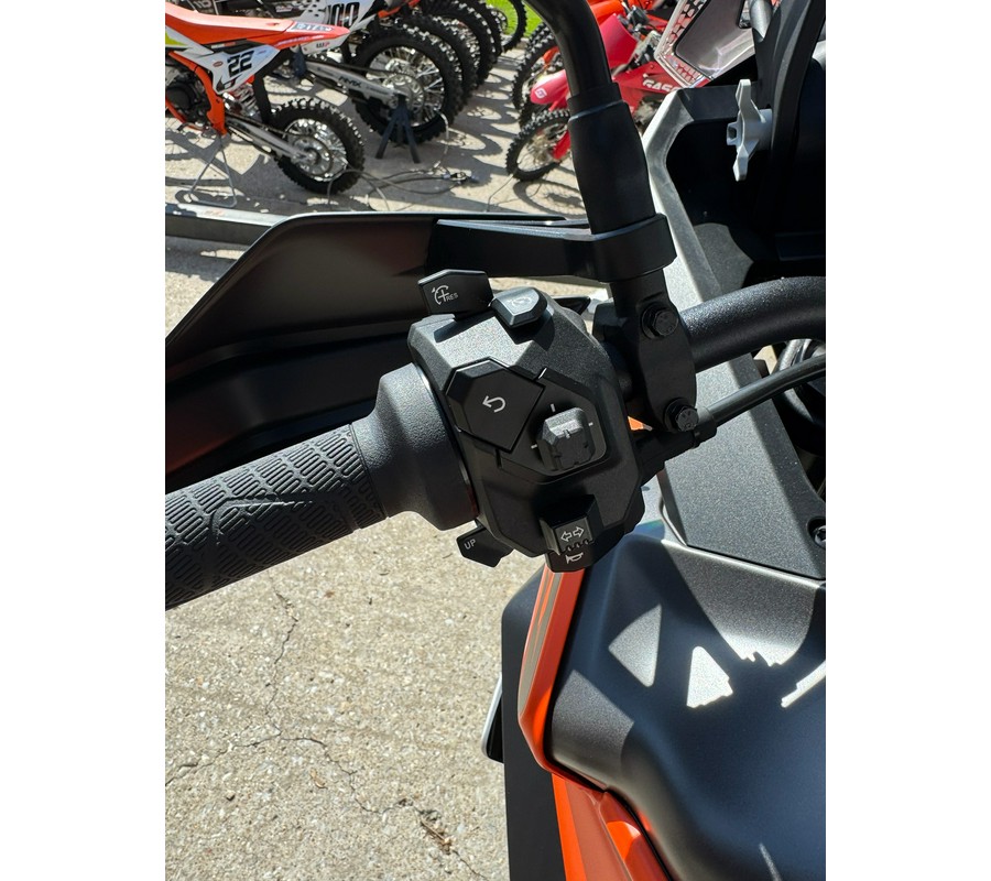 2027 KTM 1390 Super Adventure S EVO