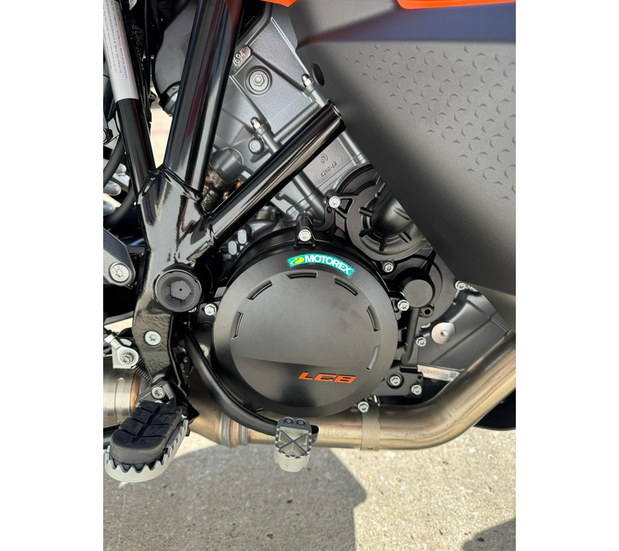 2027 KTM 1390 Super Adventure S EVO