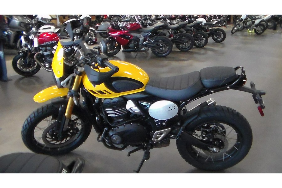 2026 Triumph Scrambler 400 XC