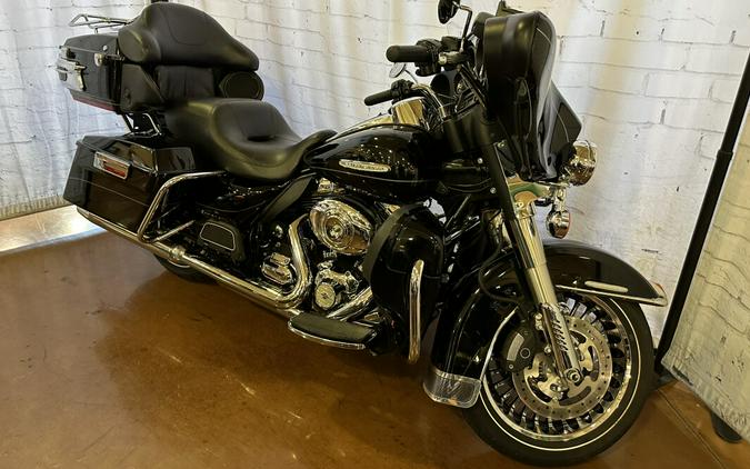 2012 Harley-Davidson Electra Glide Ultra Limited FLHTK Vivid Black