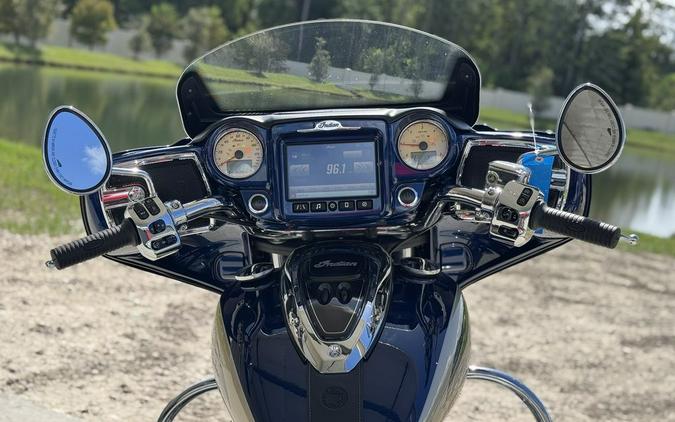 2019 Indian Motorcycle® Chieftain® Classic Deep Water Metallic / Dirt Track Tan